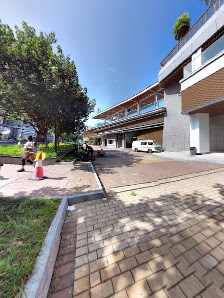 Kwun Tong Swimming Pool thumb 5